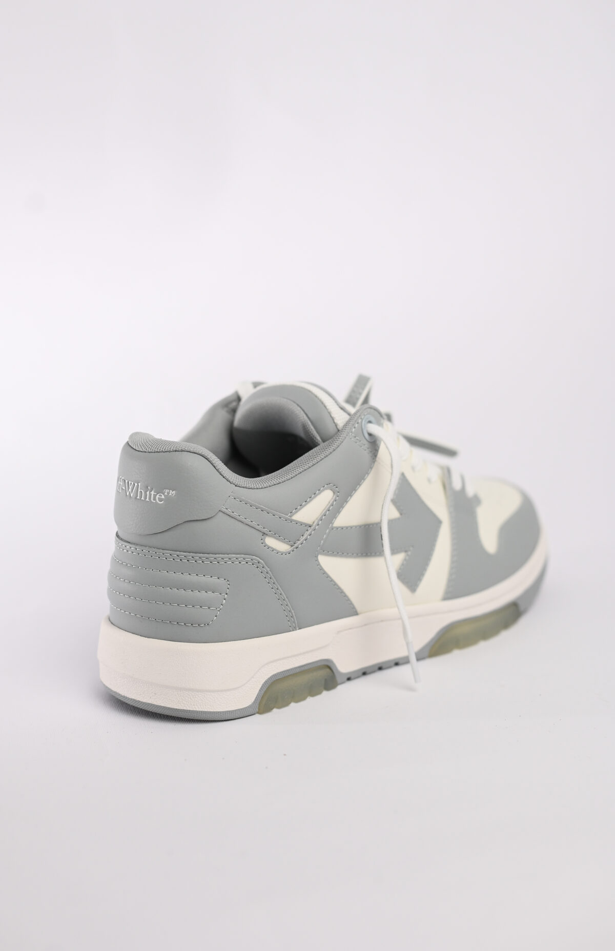 Off-White Шкіряні кросівки Out Of Office OMIA189C99LEA007