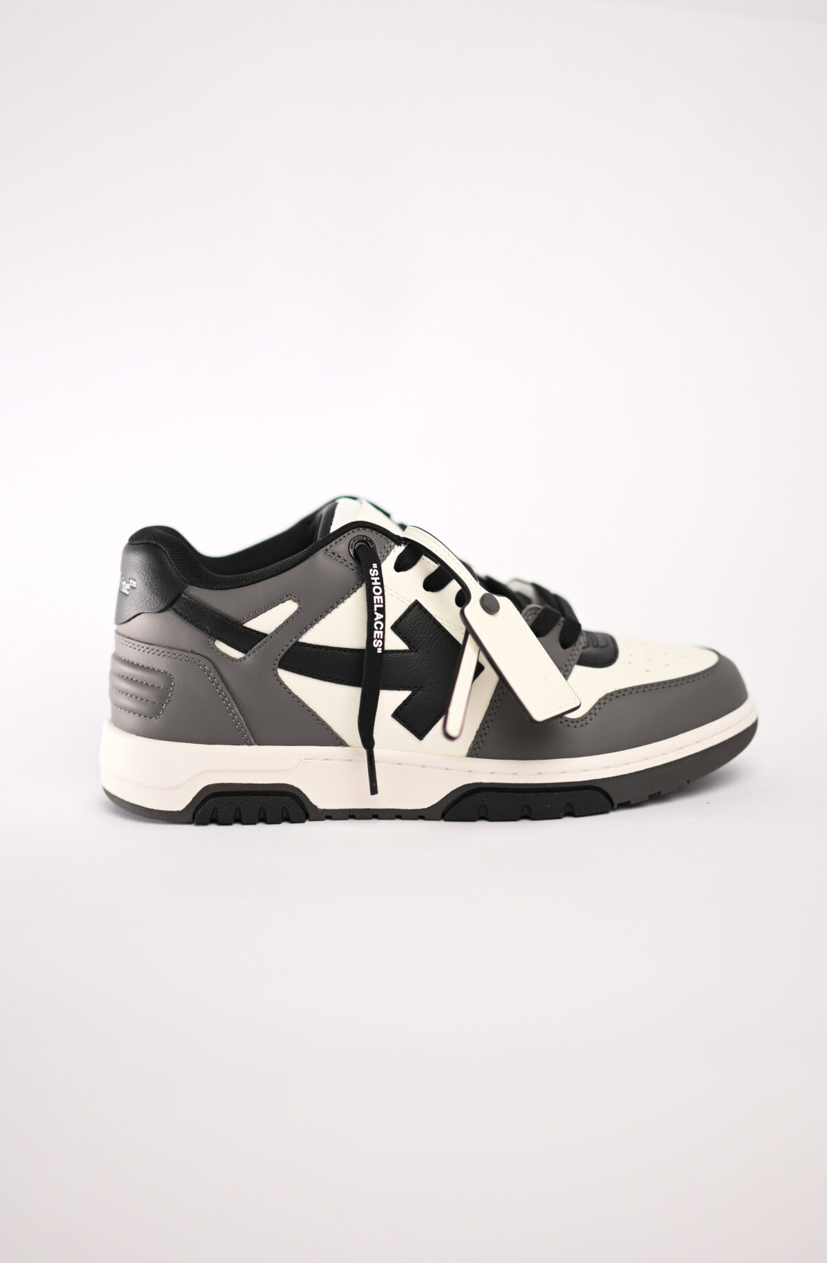 Off-White Шкіряні кросівки Out Of Office OMIA189C99LEA013