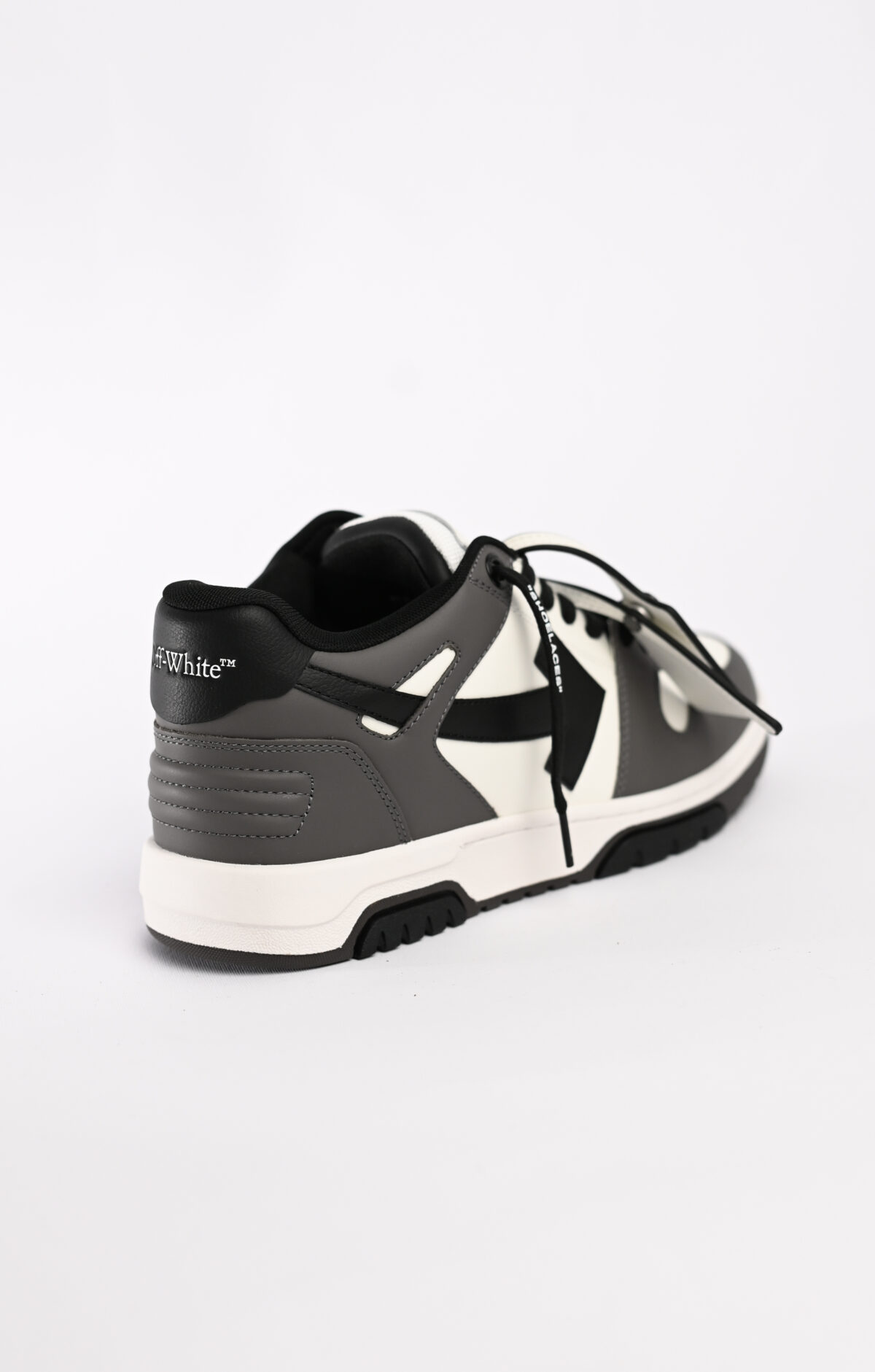 Off-White Шкіряні кросівки Out Of Office OMIA189C99LEA013