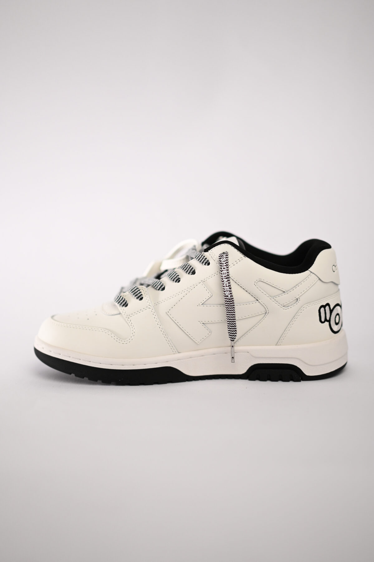 Off-White Шкіряні кросівки Out Of Office OMIA189F25LEA006