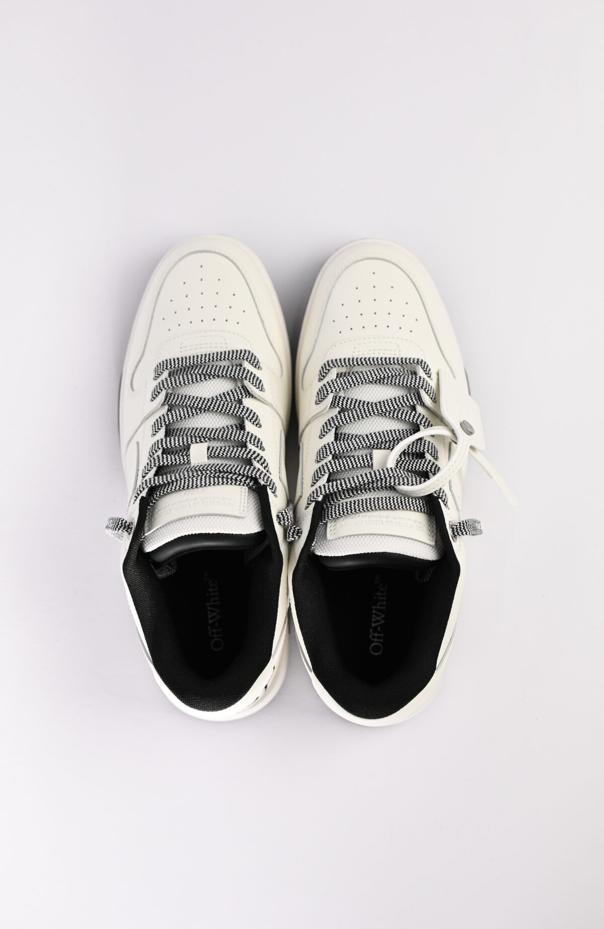Off-White Шкіряні кросівки Out Of Office OMIA189F25LEA006