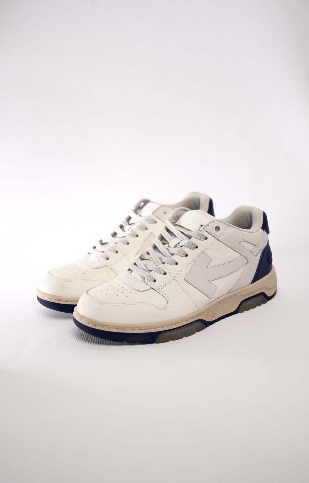 Off-White Шкіряні кросівки Out Of Office OMIA189F23LEA005